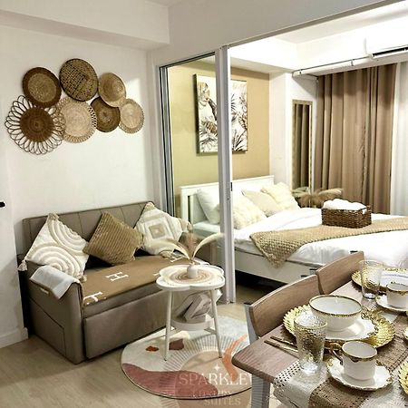 Azure Beach Club Taguig Exterior photo