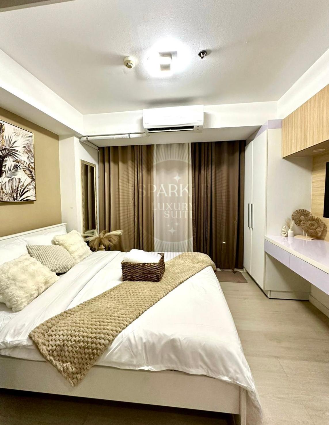 Azure Beach Club Taguig Exterior photo